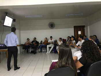 Aula sobre Bichectomia com cirurgia ao vivo