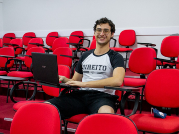 Atualizando as definições de estudantes universitários