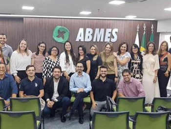 Docentes do UNICEPLAC participam do curso PEER INSTRUCTION