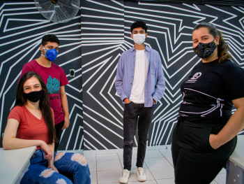 Laboratório de Desenho Gráfico ganha painel artístico