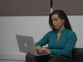 Pós-graduação impulsiona salário e carreira em mais de 100%