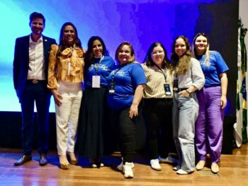 Pesquisa realizada por professores e aluna do UNICEPLAC é destaque no SUMMIT 2025 do Conselho Regional de Farmácia do DF