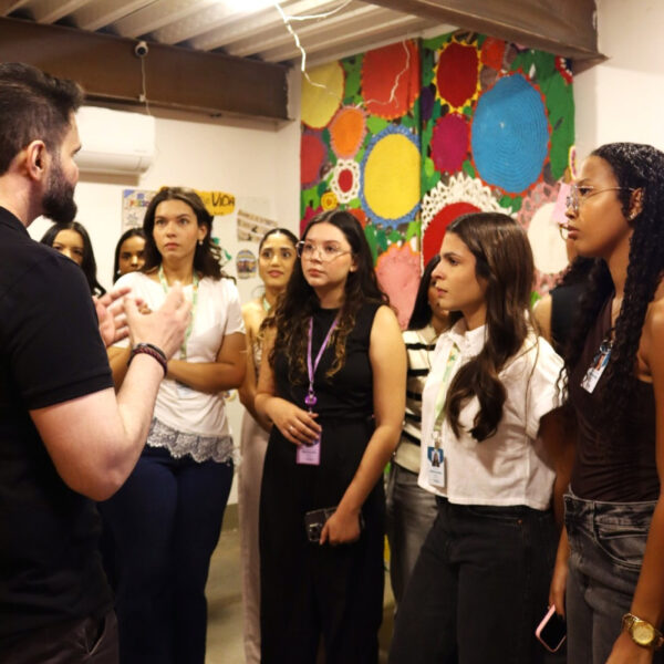 Alunos do UNICEPLAC participam de dia de integração no Instituto Proeza