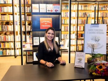 Professora do UNICEPLAC é coautora de livro sobre cuidado integral nas neurodiversidades