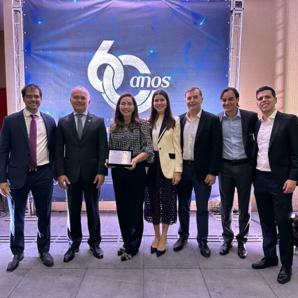 UNICEPLAC é homenageado pelo CRO-DF por contribuição ao ensino em Odontologia