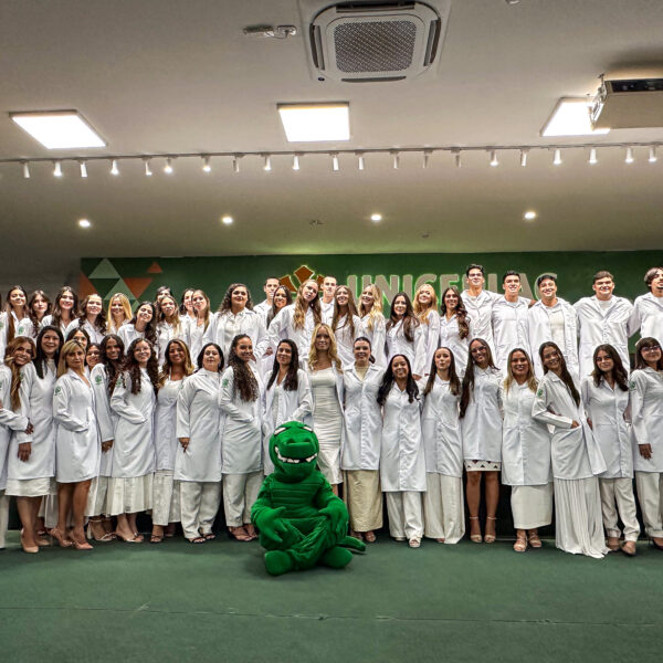 Cerimônia do Jaleco marca início da formação médica da 50ª turma do UNICEPLAC